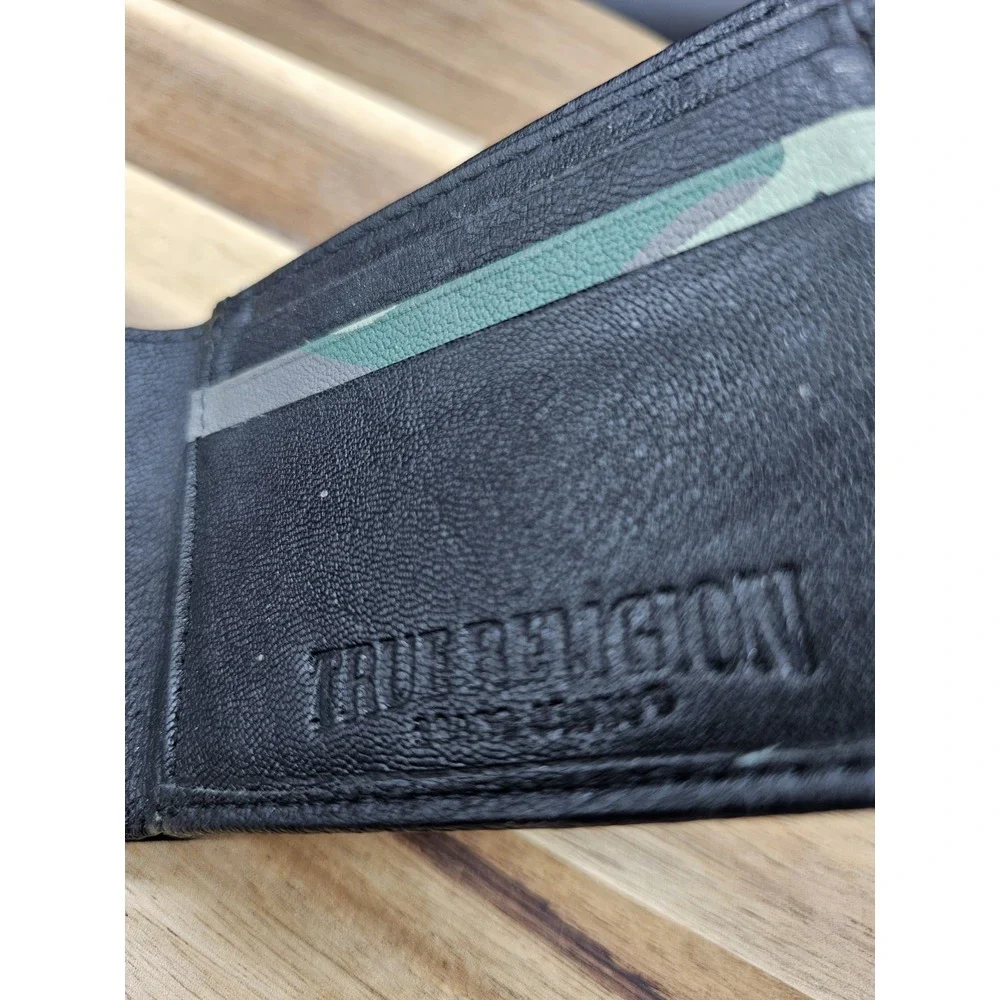True Religion GENUINE LEATHER WALLET‎ Bi-Fold BLACK / CAMO HORSESHOE